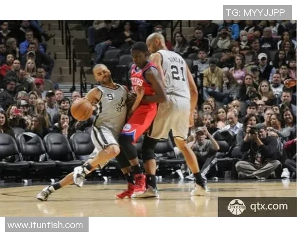 深圳篮球队配合问题引发热议球迷与专家各执己见探讨战术调整