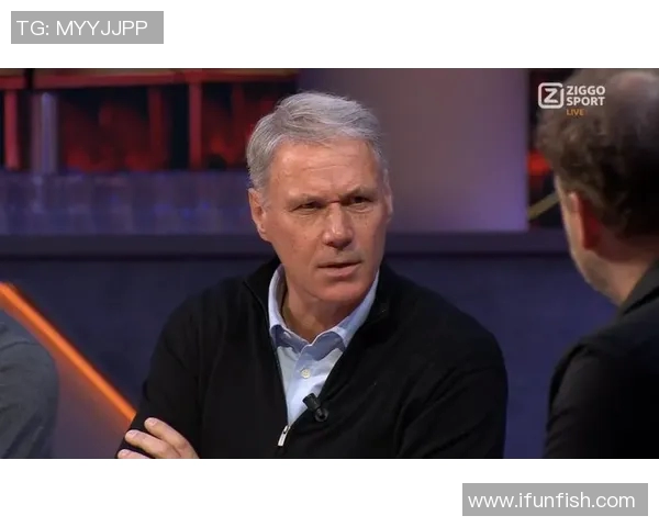 足球传奇范巴斯滕的辉煌生涯与不朽影响力解析 足球传奇范巴斯滕的辉煌生涯与不朽影响力解析